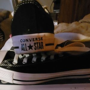 Unisex Converse Shoes, Navy Size 7.